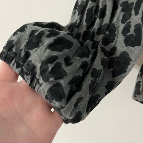 Lucky Brand Animal Print Cheetah Leopard Peplum Ruffle Blouse size Large - Picture 4 of 9